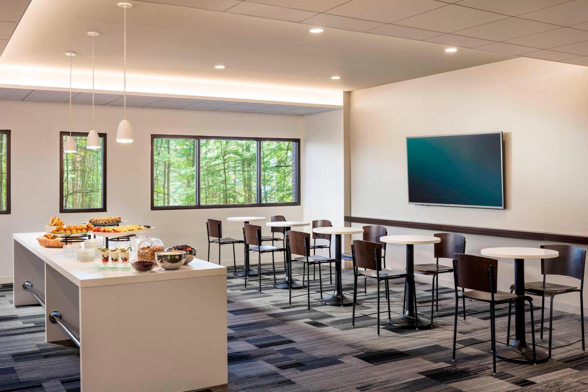 Four Points By Sheraton Norwood Conference Center מראה חיצוני תמונה