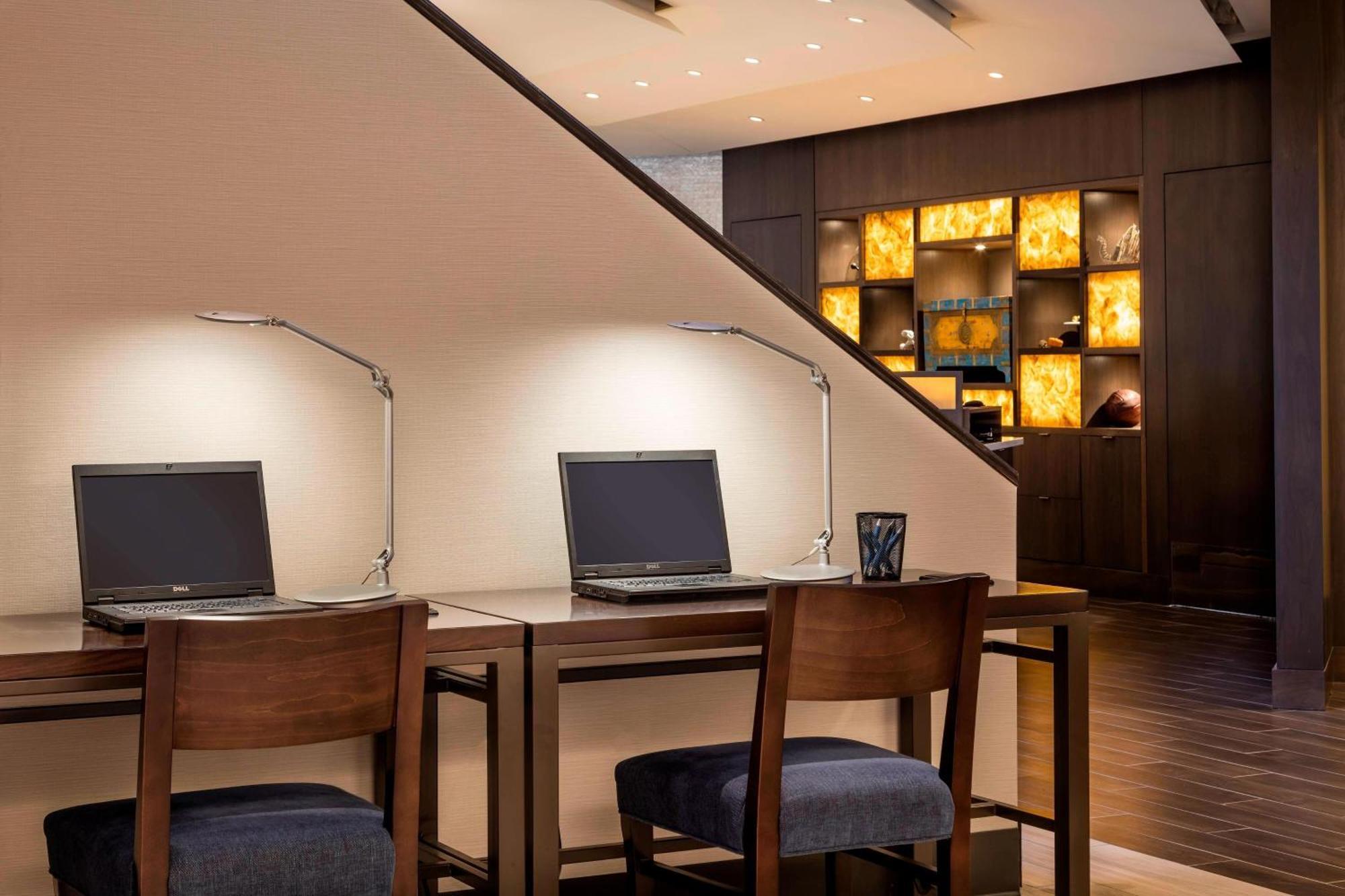 Four Points By Sheraton Norwood Conference Center מראה חיצוני תמונה