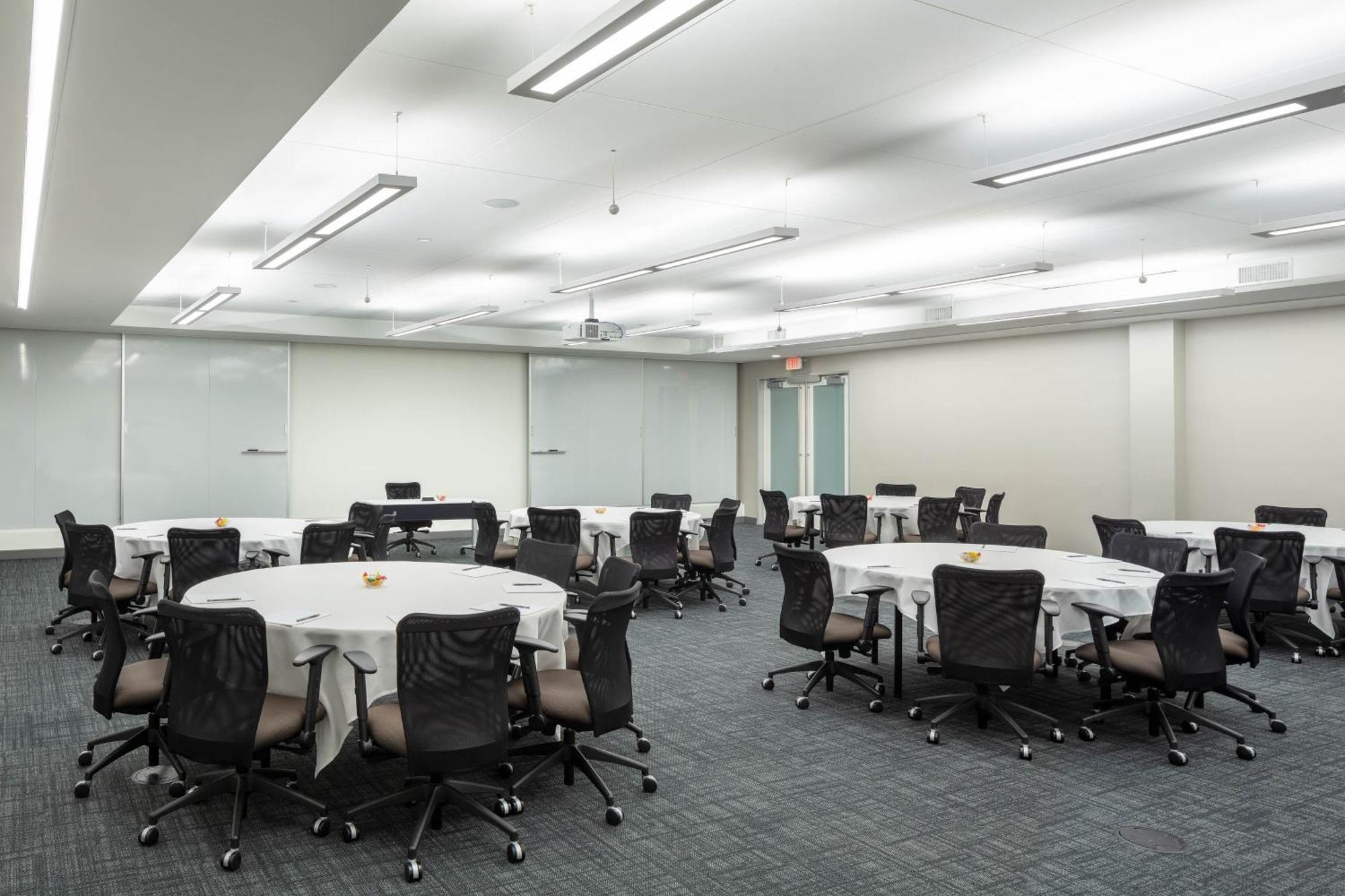 Four Points By Sheraton Norwood Conference Center מראה חיצוני תמונה